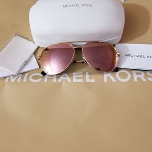 TRADE FOR Hanna MK Sunglasses 😎